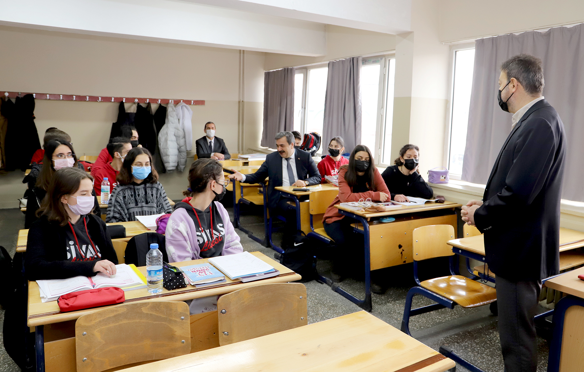 SBTÜ Rektörü Prof. Dr. Mehmet Kul, Sivas Lisesinde Matematik Dersine Girdi