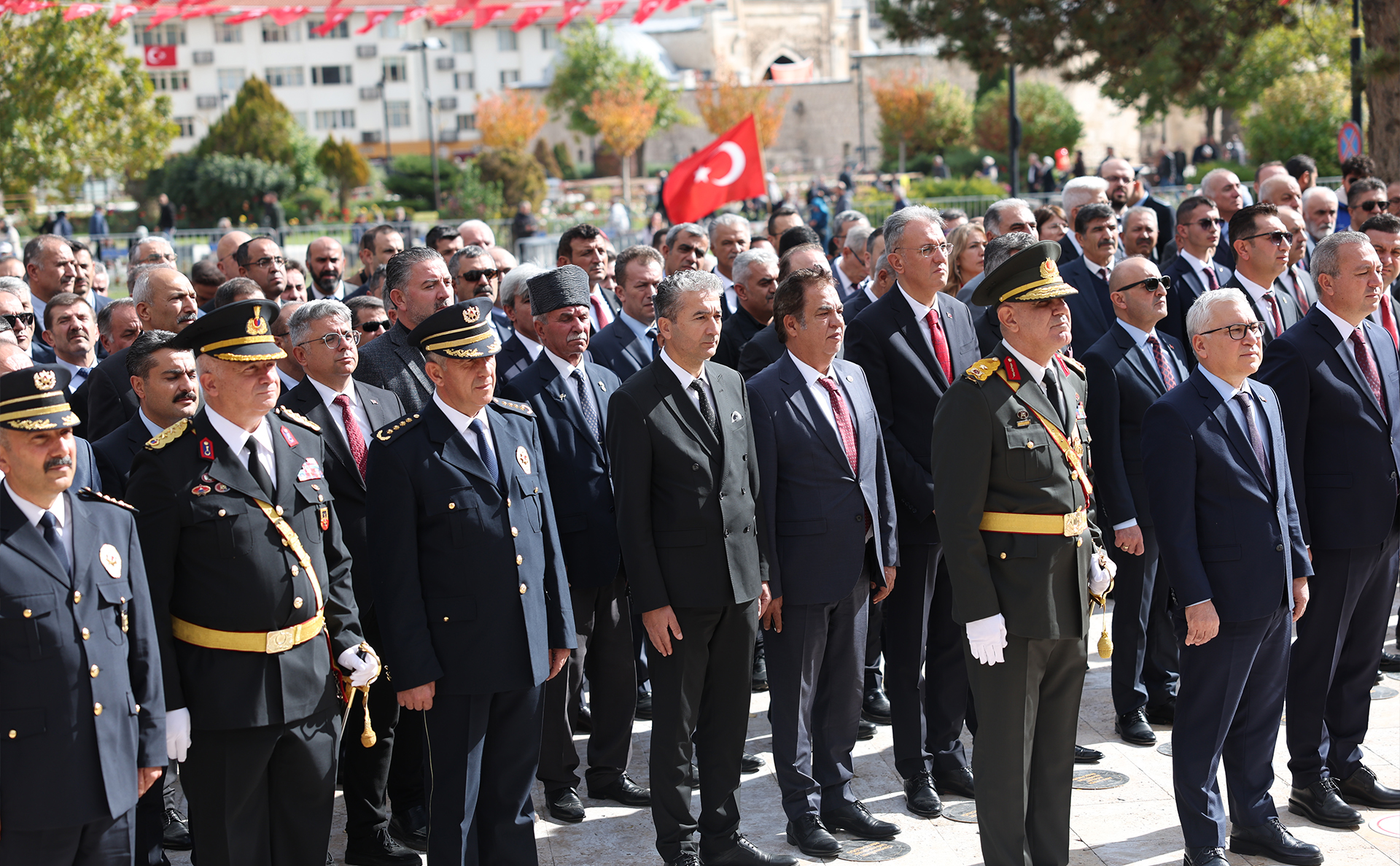 29 Ekim Cumhuriyet Bayramı Kutlamaları Çelenk Sunma Töreni İle Başladı