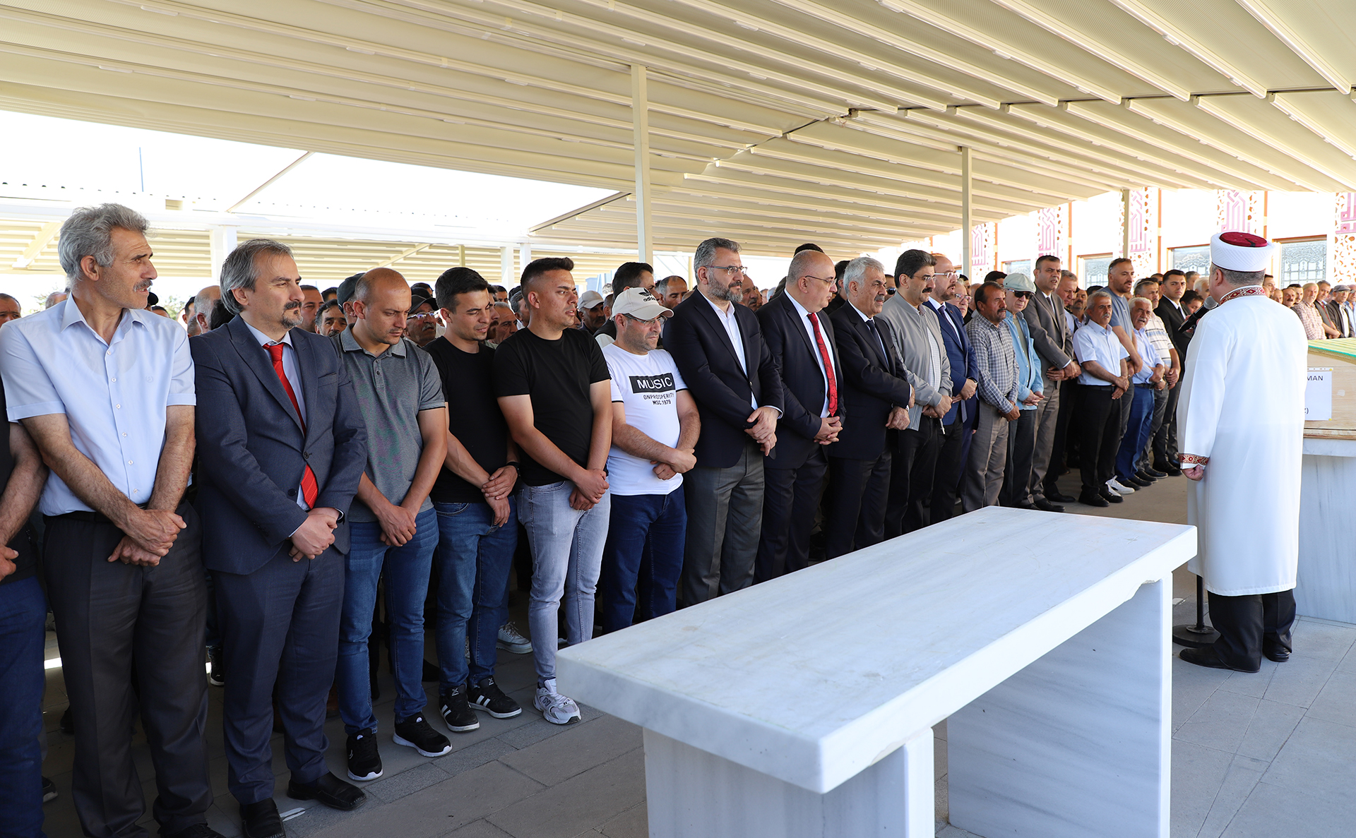Rektör Yardımcımız Prof. Dr. Emre Biçer, cenaze namazına katıldı