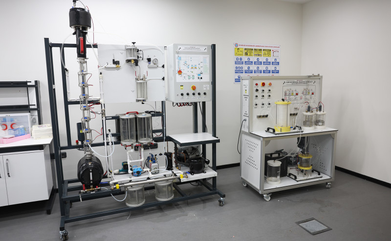 SBTÜ Kimya Mühendisliği Laboratuvarlarına Yeni Eğitim Setleri Kazandırıldı