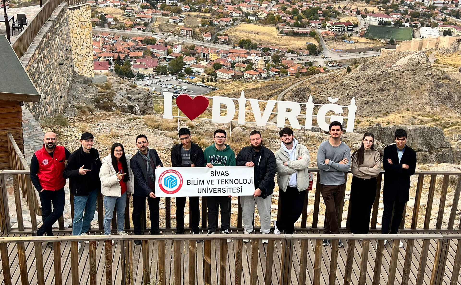 SBTÜ Öğrencileri Divriği Gezisine Katıldı