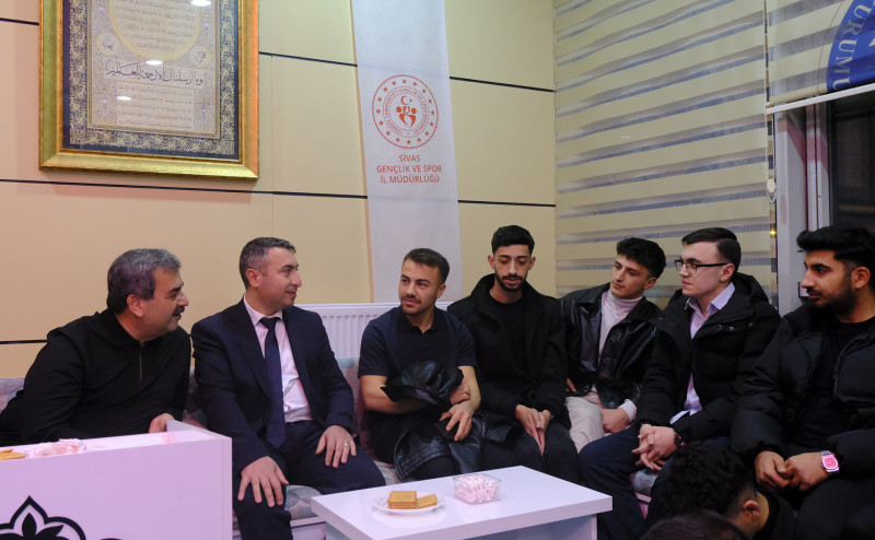 Rektörümüz Prof. Dr. Mehmet Kul Kadı Burhanettin Yurdu Öğrencileri ile Bir Araya Geldi