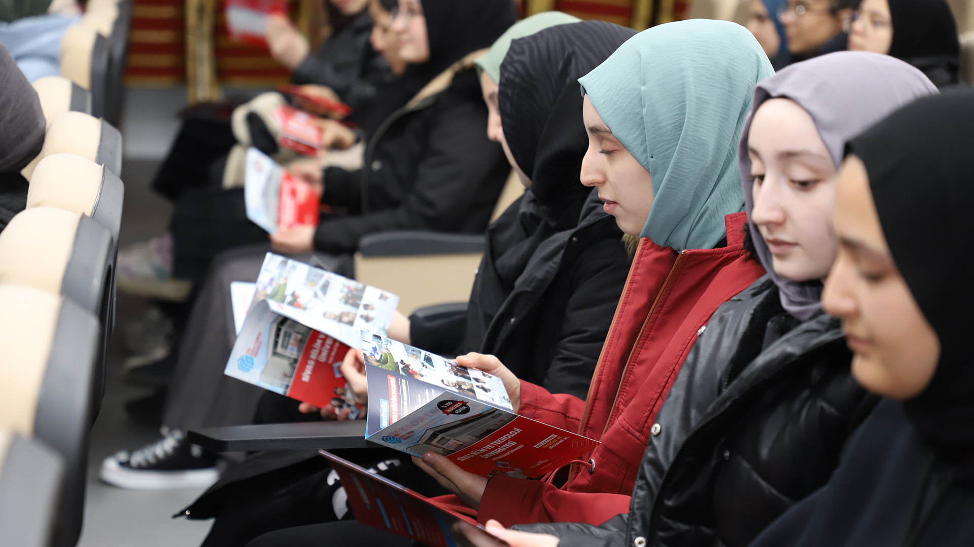 Sivas Kız Anadolu İmam Hatip Lisesi 12. Sınıf Öğrencileri SBTÜ’de