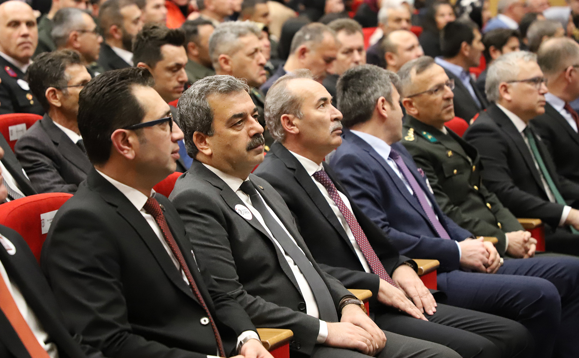 Rektörümüz Prof. Dr. Mehmet Kul “Geçmişten Günümüze Çanakkale” isimli oyunu izledi.