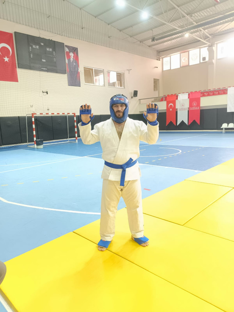 SBTÜ Öğrencisi Aziz Özdemir Türkiye Şampiyonu Oldu